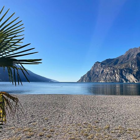 La Bougainville - Luxury Apartment Torbole Sul Garda Esterno foto