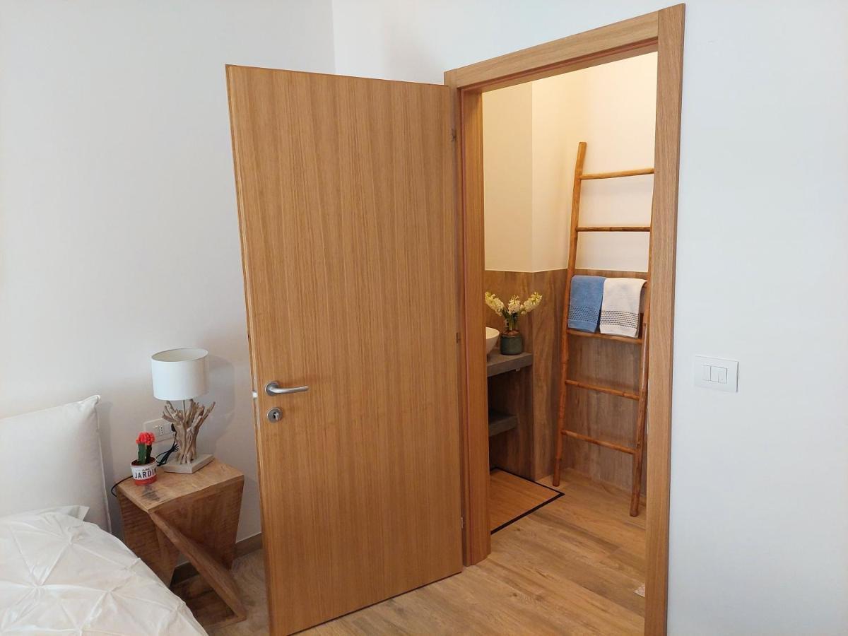 La Bougainville - Luxury Apartment Torbole Sul Garda Esterno foto
