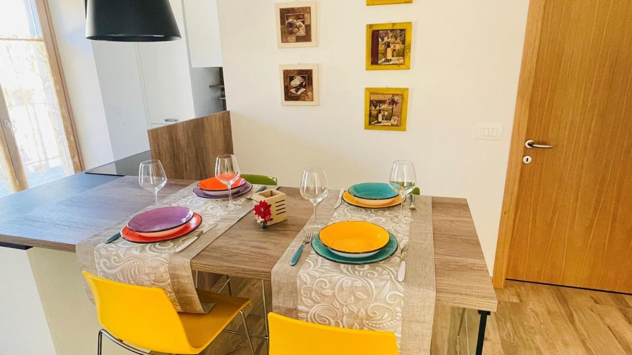 La Bougainville - Luxury Apartment Torbole Sul Garda Esterno foto
