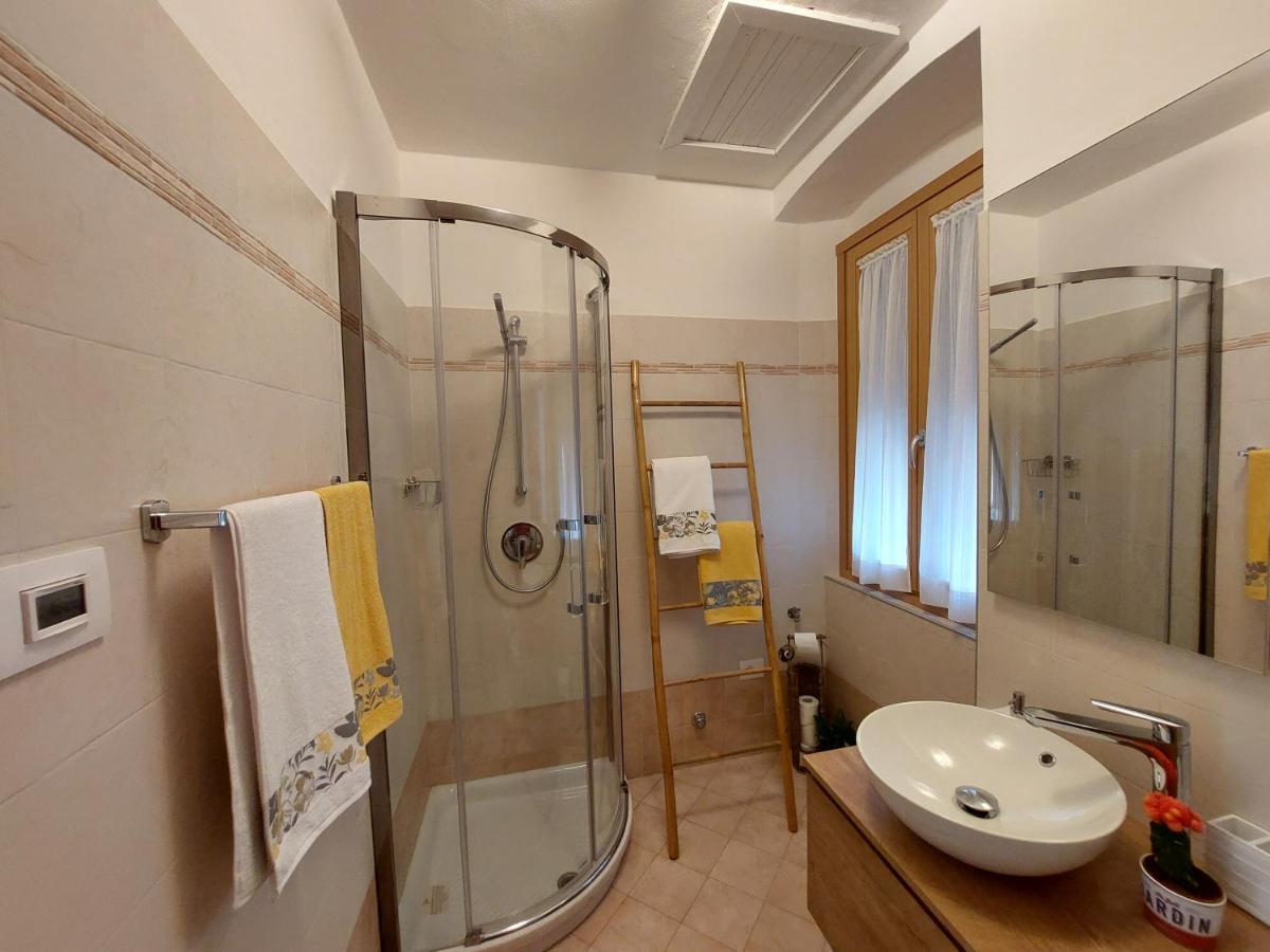 La Bougainville - Luxury Apartment Torbole Sul Garda Esterno foto