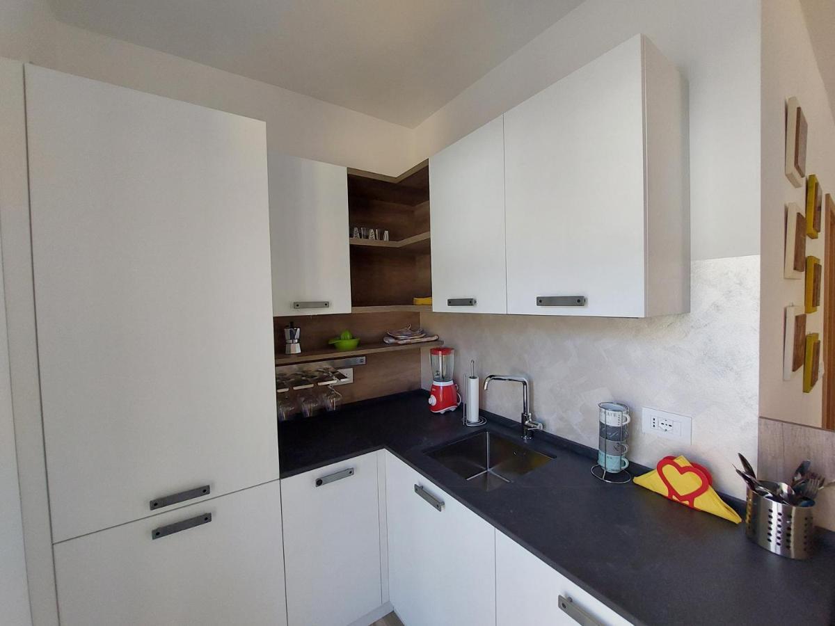 La Bougainville - Luxury Apartment Torbole Sul Garda Esterno foto