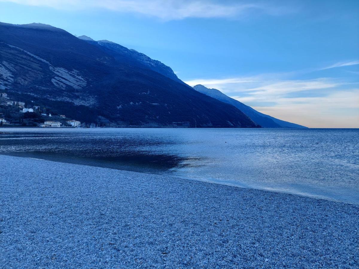 La Bougainville - Luxury Apartment Torbole Sul Garda Esterno foto
