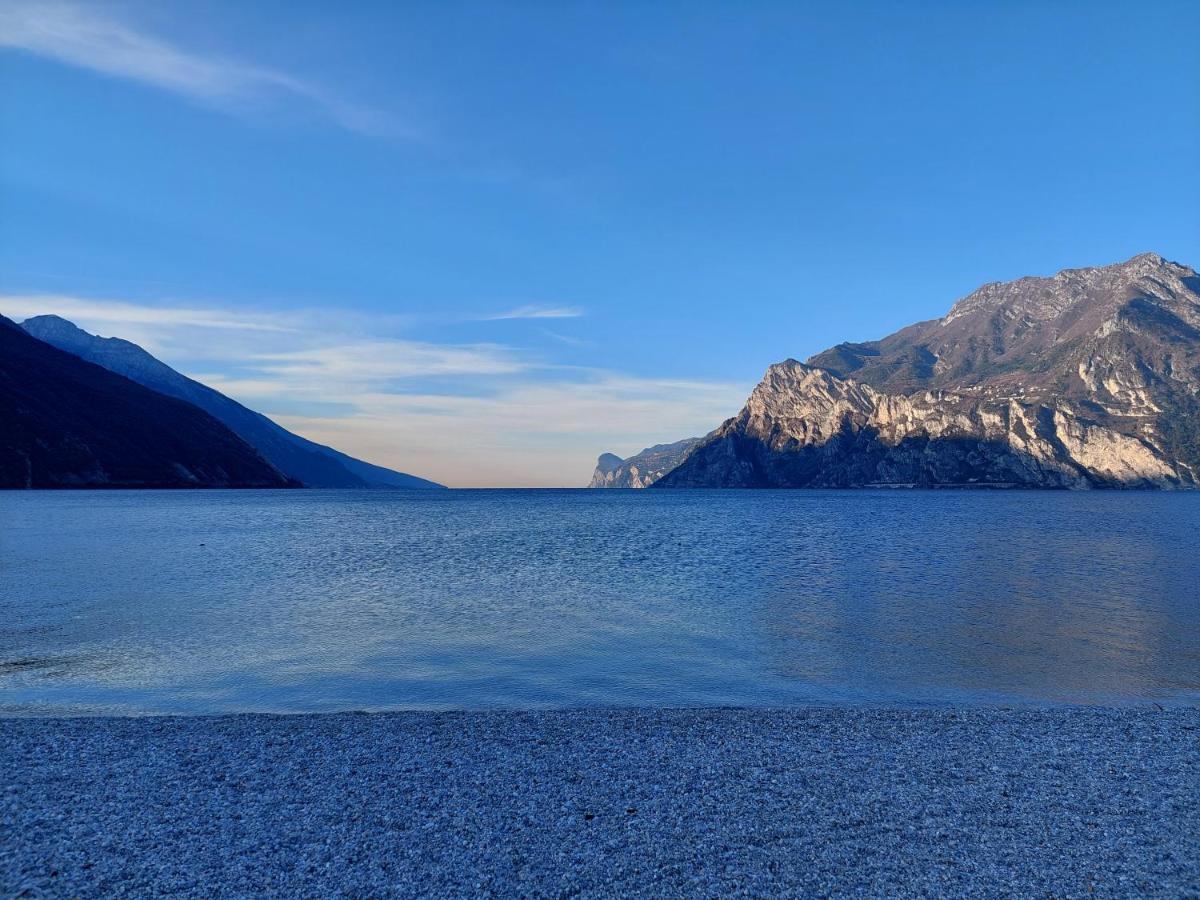 La Bougainville - Luxury Apartment Torbole Sul Garda Esterno foto