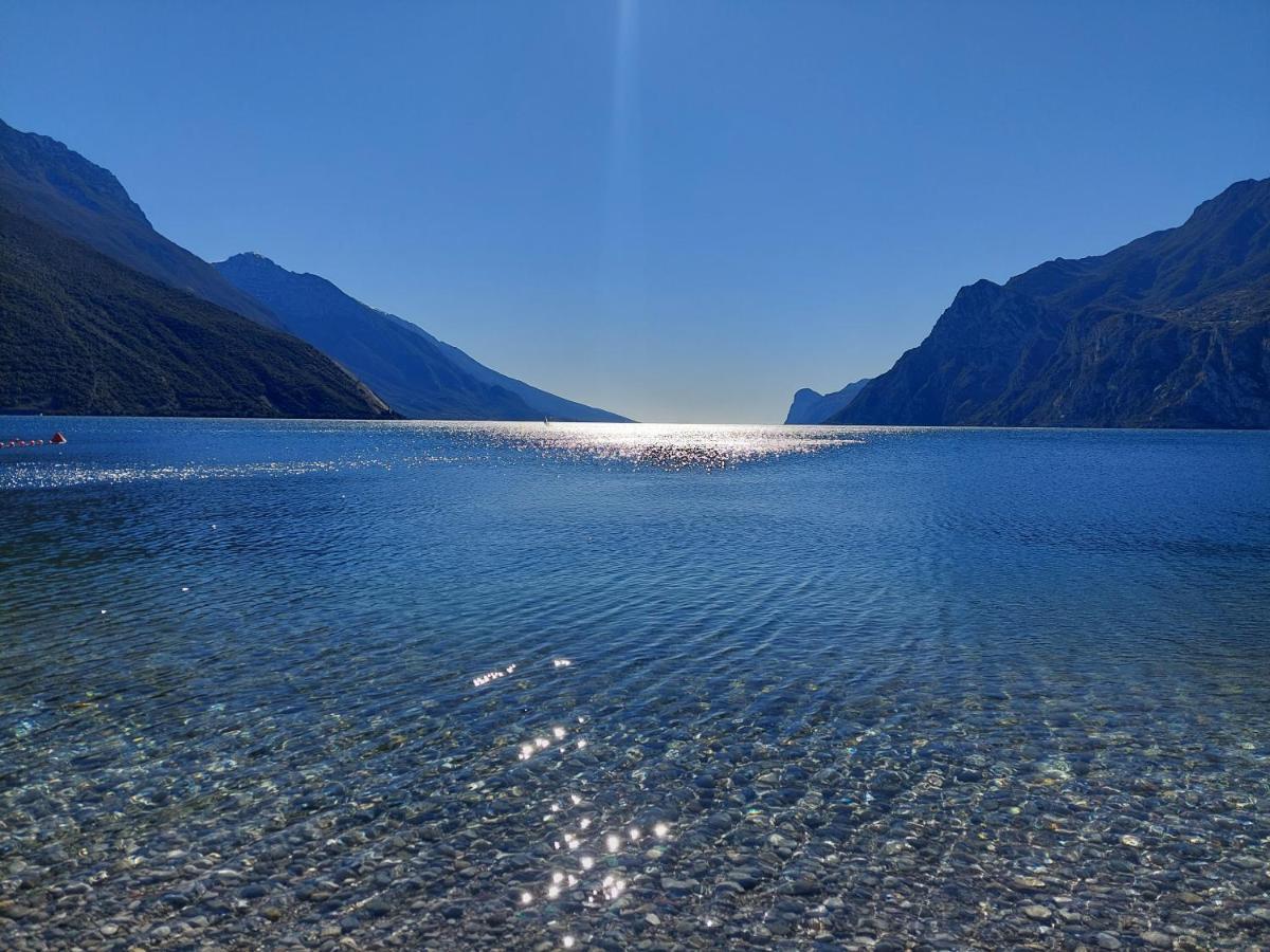 La Bougainville - Luxury Apartment Torbole Sul Garda Esterno foto