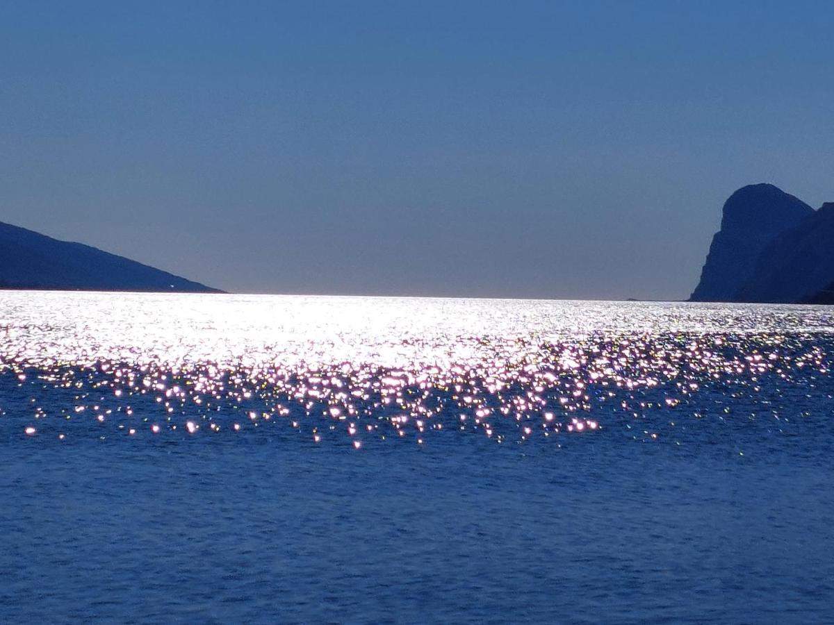 La Bougainville - Luxury Apartment Torbole Sul Garda Esterno foto
