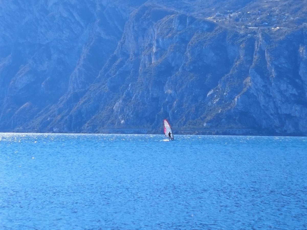 La Bougainville - Luxury Apartment Torbole Sul Garda Esterno foto