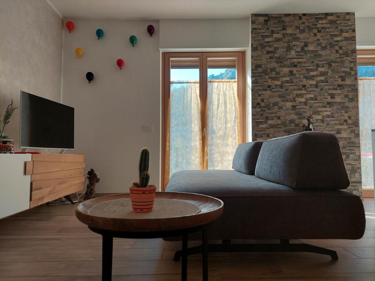 La Bougainville - Luxury Apartment Torbole Sul Garda Esterno foto