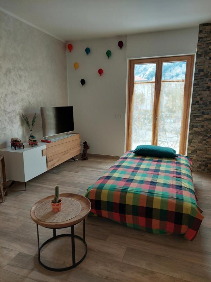 La Bougainville - Luxury Apartment Torbole Sul Garda Esterno foto