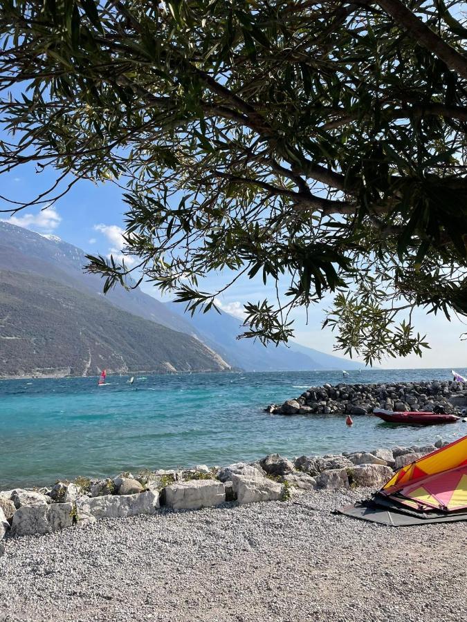 La Bougainville - Luxury Apartment Torbole Sul Garda Esterno foto