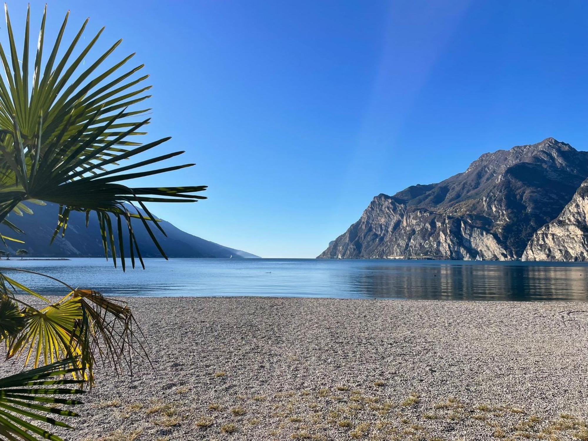 La Bougainville - Luxury Apartment Torbole Sul Garda Esterno foto